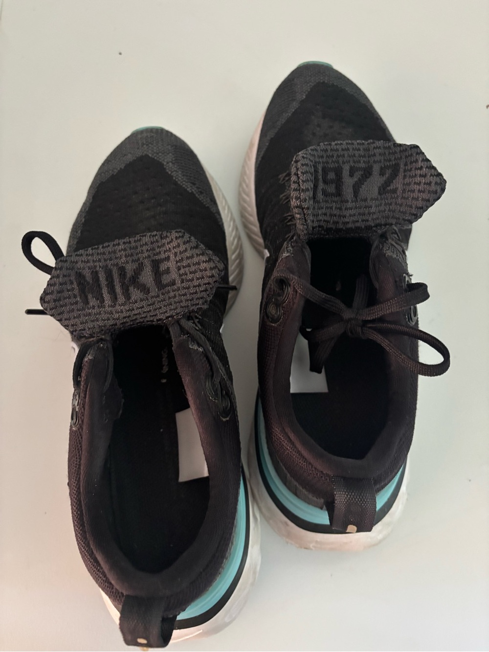 Nike React Infinity Flyknit Black and Gray Sneakers Women’s Size 8.5 - Picture 3 of 6